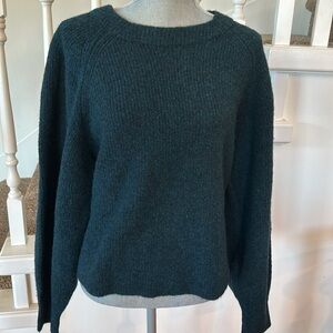 Nwt. Yaya green sweater